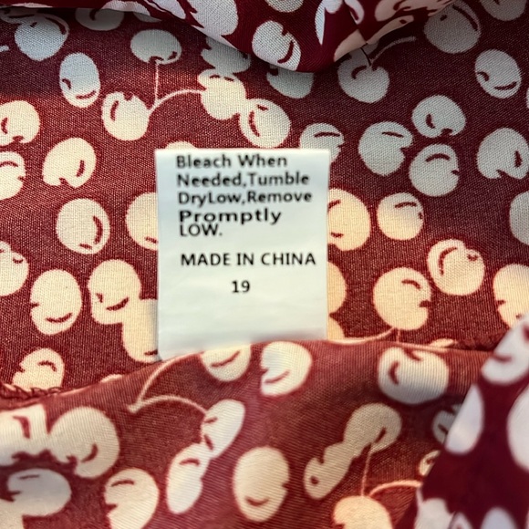 C+D+M Collection Cherry Print Flowy Blouse Balloon Sleeves Ruffle Split Neck - Picture 15 of 16